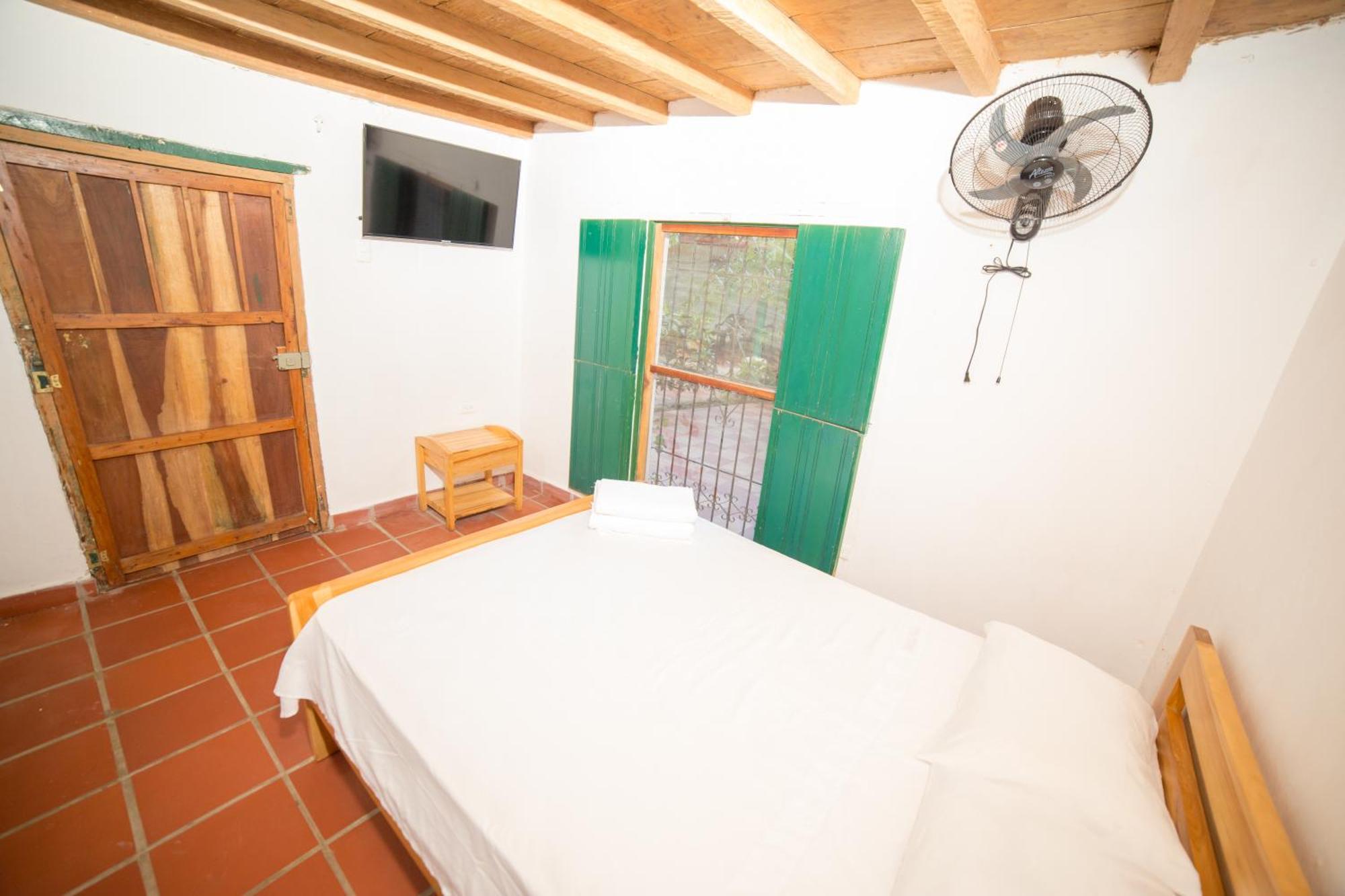 Casa Serrano - Callejon De Don Blas Mompos Exterior foto